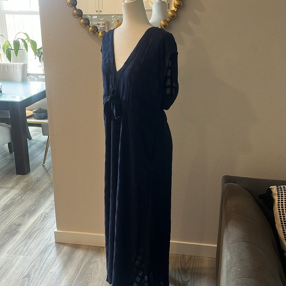 Navy Plaid Embossed Double V-neck cover up - Picture 6 of 8